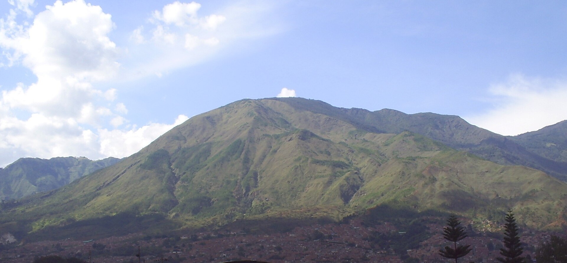 Vista del Cerro Quitasol en Bello
